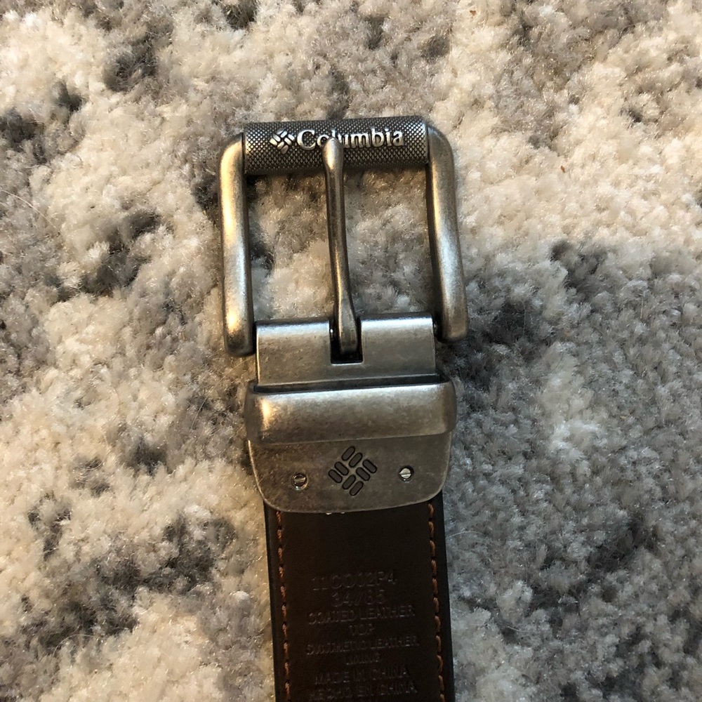 NWOT Men’s reversible Columbia belt size 34